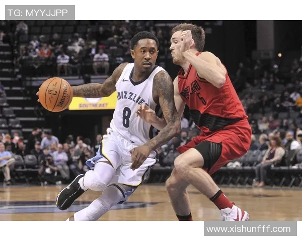 马尚布鲁克斯:从篮球场上的巨星到生活中的奋斗者之路