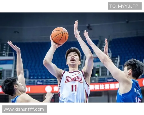 余嘉豪:从新星崛起到篮球赛场的璀璨传奇之路